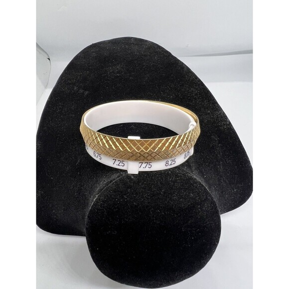 Vintage Monet Gold Tone Bangle Bracelet Etched Crosshatch 7.5 Inches Fashion - Picture 1 of 6